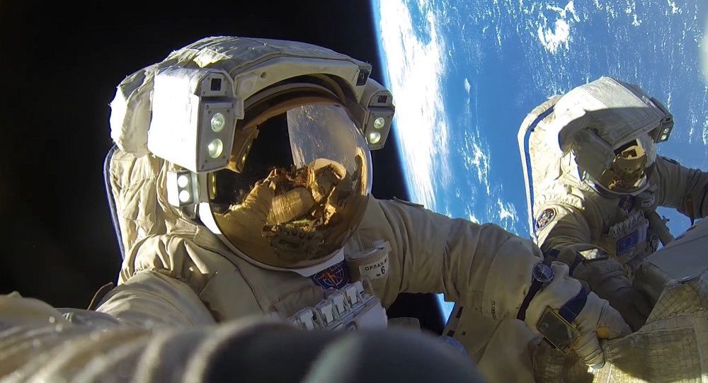 俄宇航员：在太空中最缺的是水和人际交流