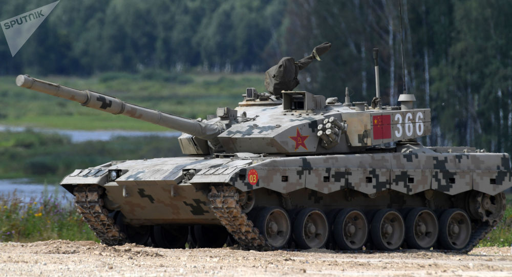 中方“国际军事比赛”参赛用装备跨过俄中边境进入俄罗斯