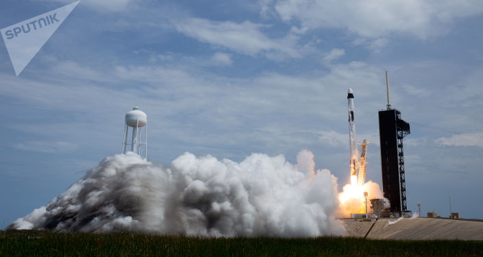 首批乘坐SpaceX公司飞船飞往国际空间站的游客已签署合同