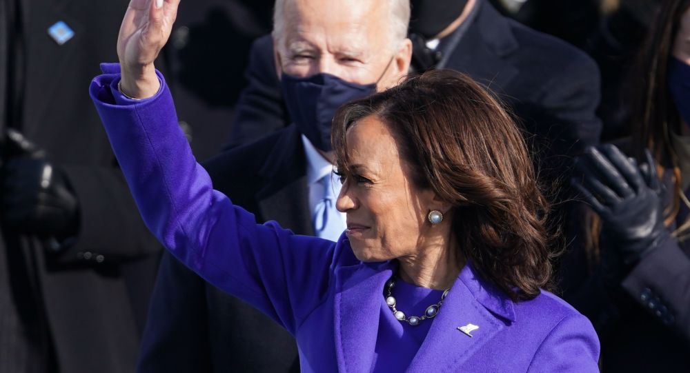 卡马拉哈里斯就任美国副总统