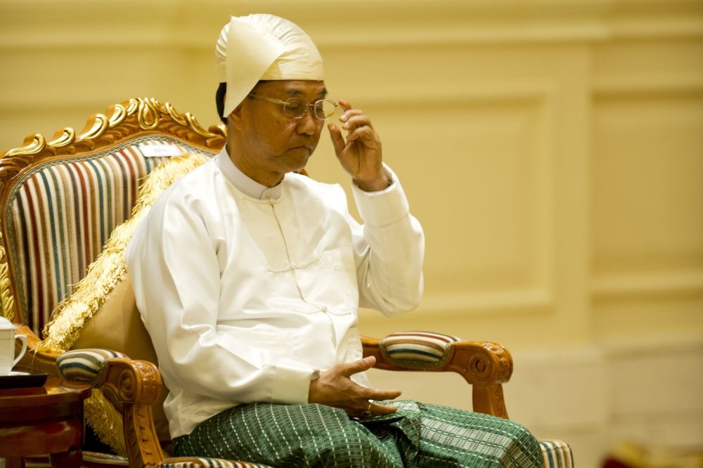 2016年,缅甸副总统吴敏瑞在总统府举行的仪式上