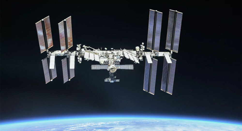 国际空间站轨道在日本太空游客到来前抬升了约1公里