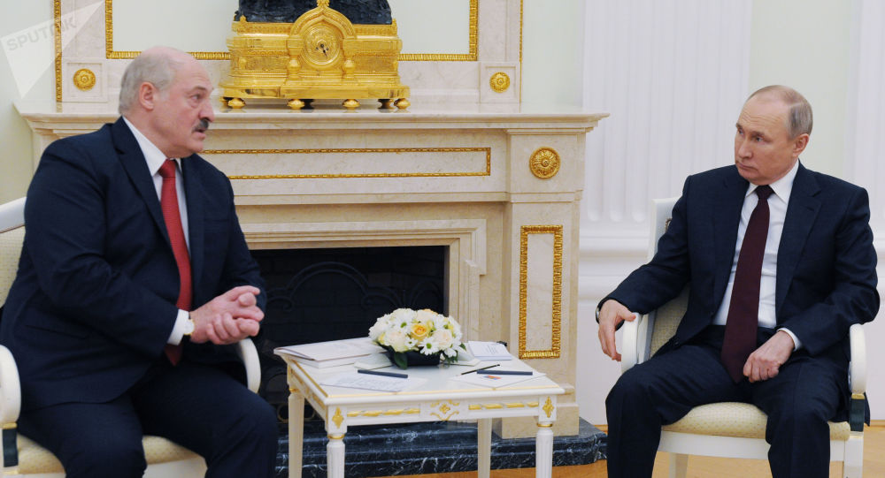 普京与卢卡申科通电话讨论发展俄白关系的现实问题
