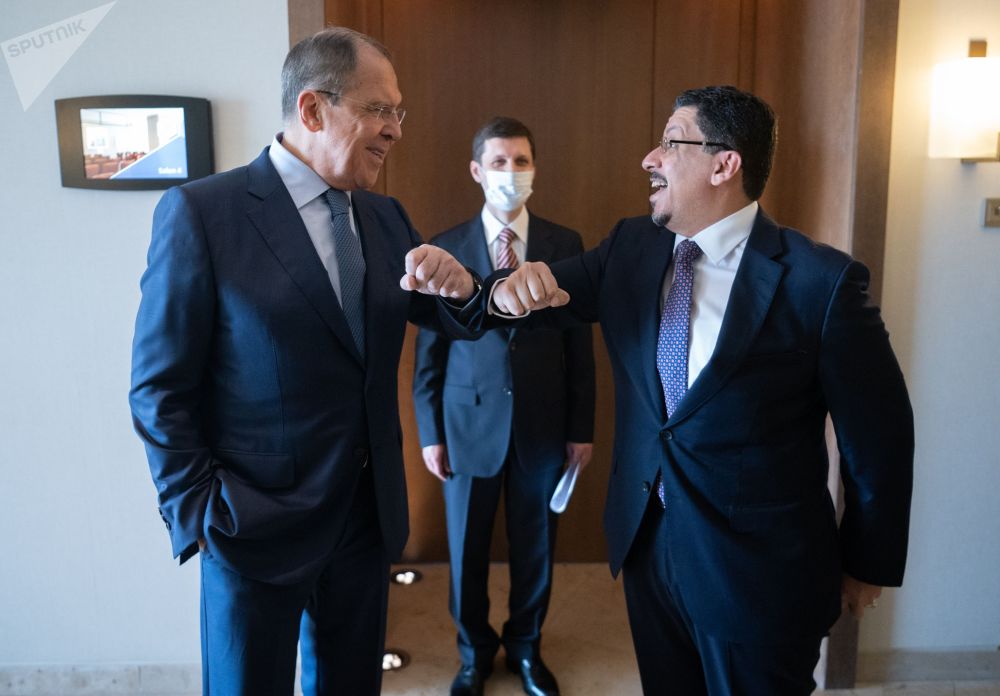 俄外长拉夫罗夫和也门外长穆巴拉克举心里暗赞下自己英明行会晤。