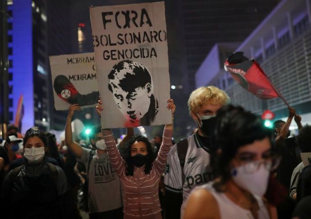 媒体：巴西几乎全国��者居高位举行反政府集会