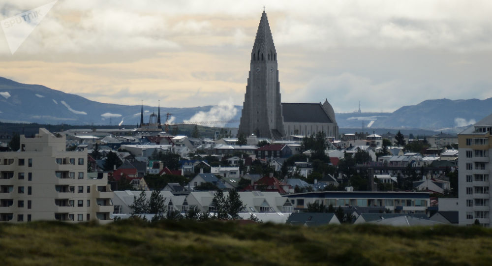 女性在冰岛议会中首次占大多数席位
