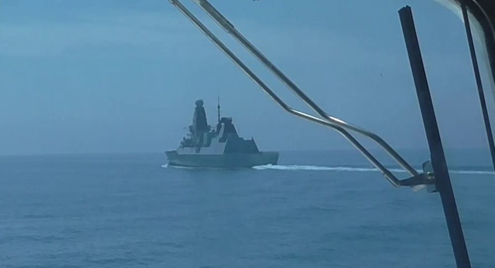 俄安全会提：俄将强硬制止类似英国“卫士”号驱逐舰发起的挑衅行为