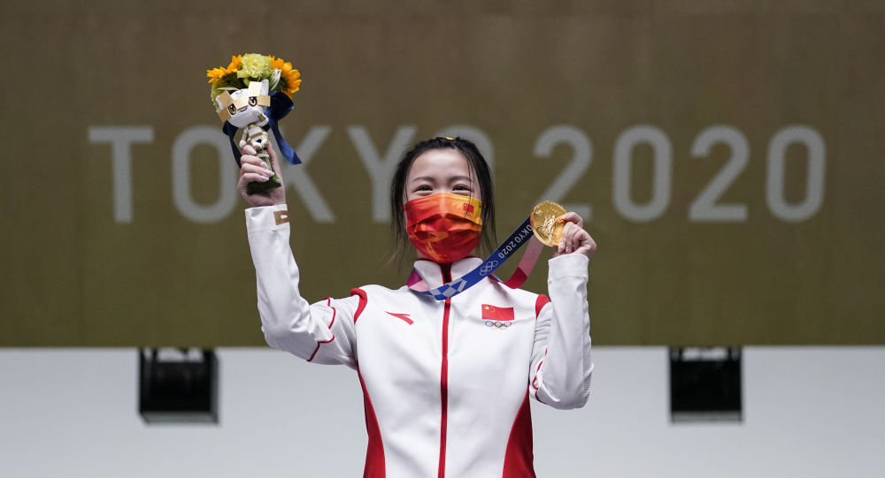 中国国务院副总理祝贺射击运动员杨倩夺得东京奥运会首金