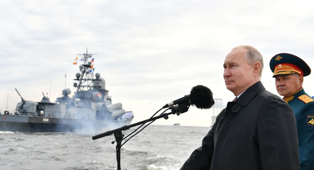 普京就俄罗斯海军节向海军官兵表示祝贺