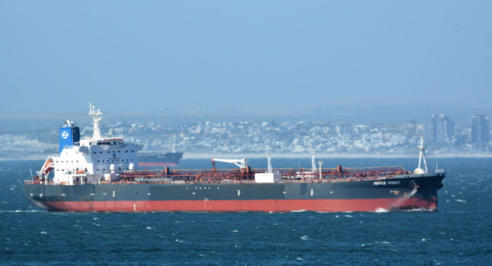 英国海上贸易行动办公室称阿曼湾一艘船只可能被劫持