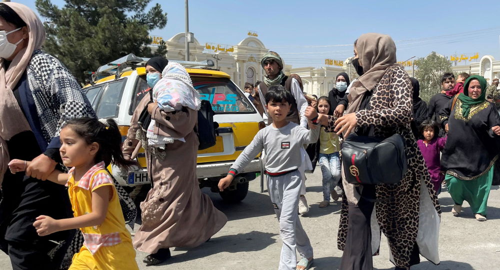 塔利班分子使用瓦斯驱散喀布尔妇女的抗议活动