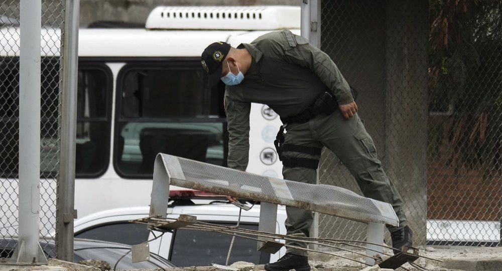 哥伦比亚一警察局炸弹爆炸导致14人受伤