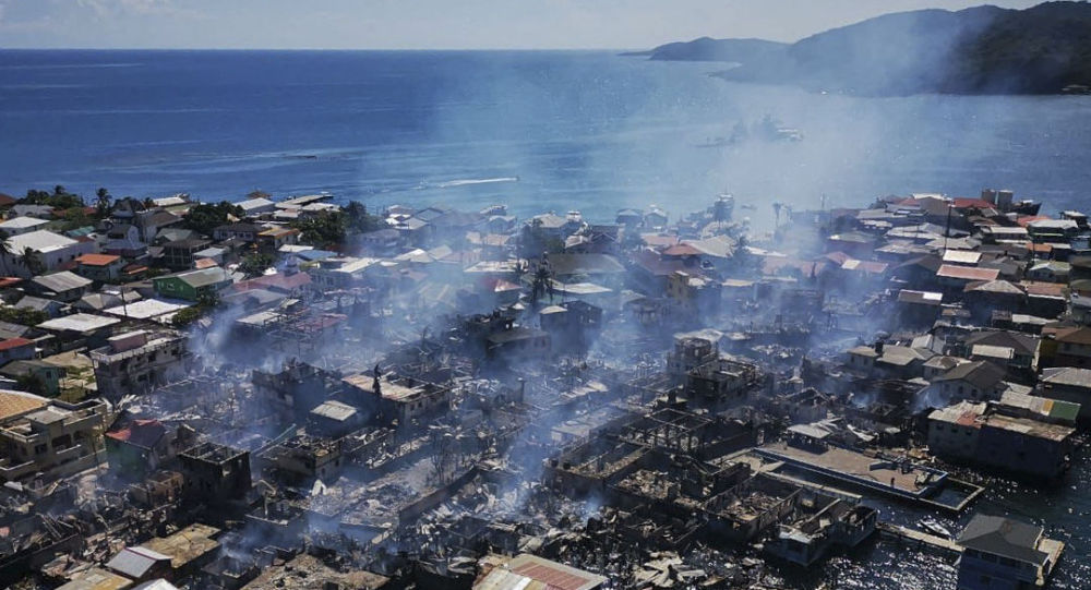 洪都拉斯瓜纳哈岛火灾造成90栋房屋被毁2500人受灾