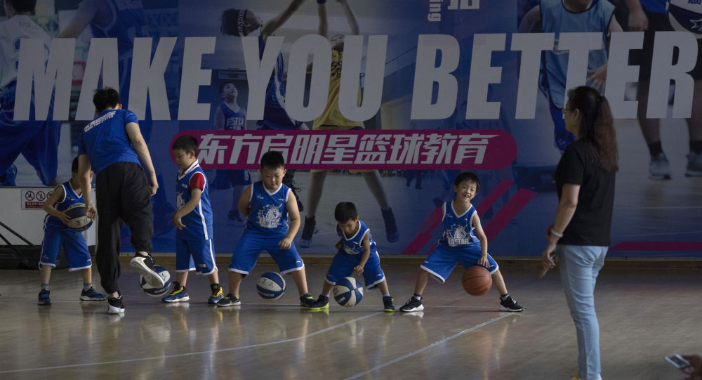 更快更高更勇敢：为何中国中小学要增加体育课 