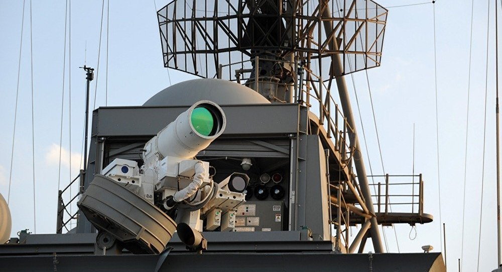 美国测试激光武器  拦截海上小艇