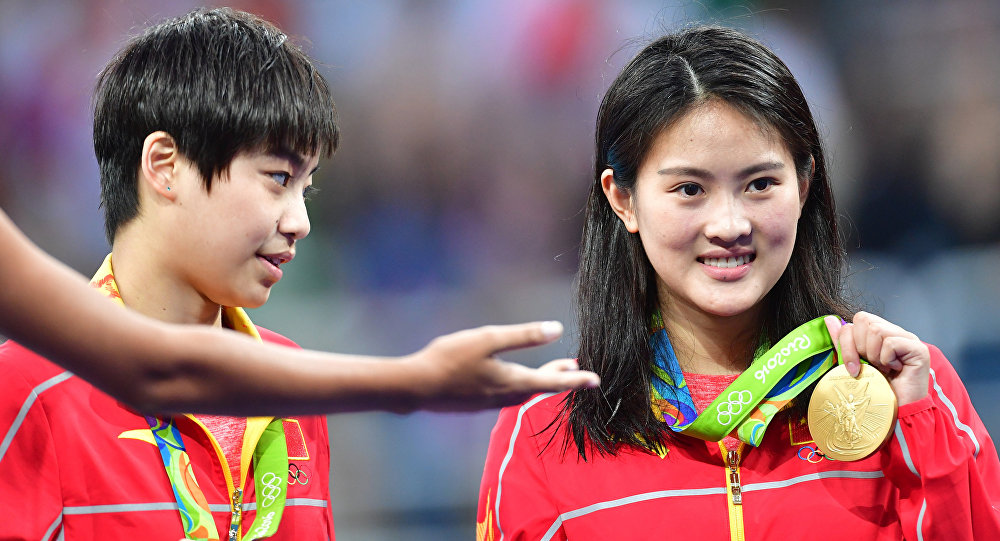 中国组合陈若琳和刘蕙瑕奥运跳水女子双人十米台夺金