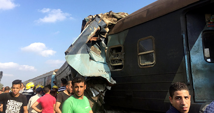 埃及当局:信号灯错误是火车相撞的原因