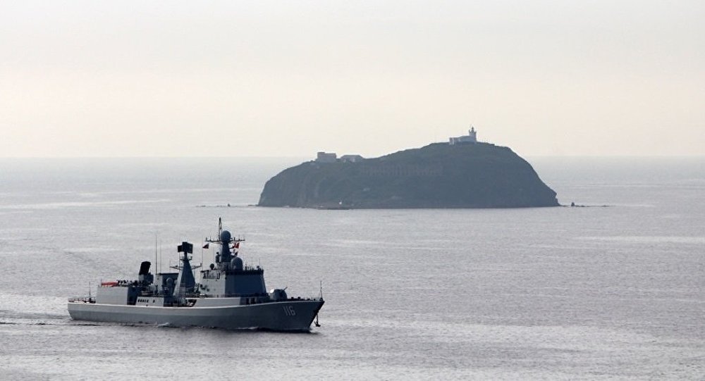 解放军东部战区海军组织三舰艇东海合练