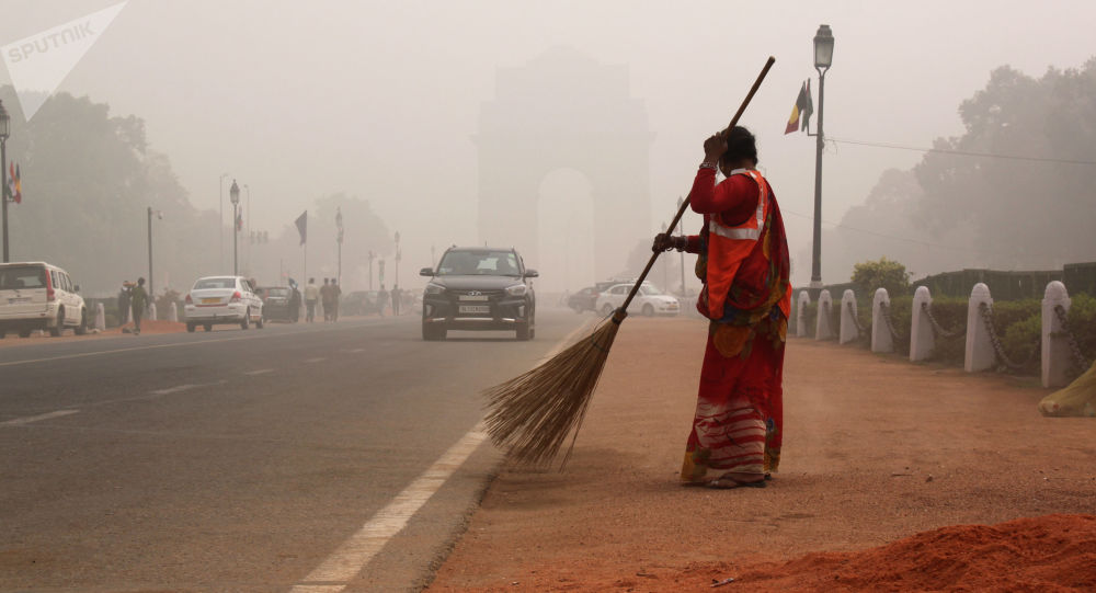 媒体：德里启用首个净化空气雾霾的装置