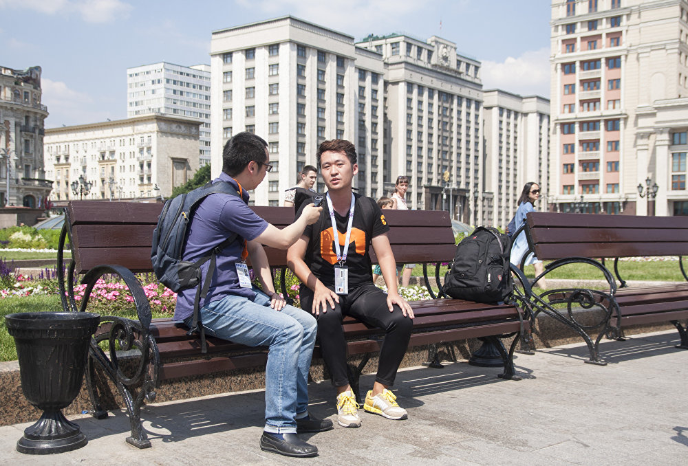 章杨接受采访 章杨接受采访