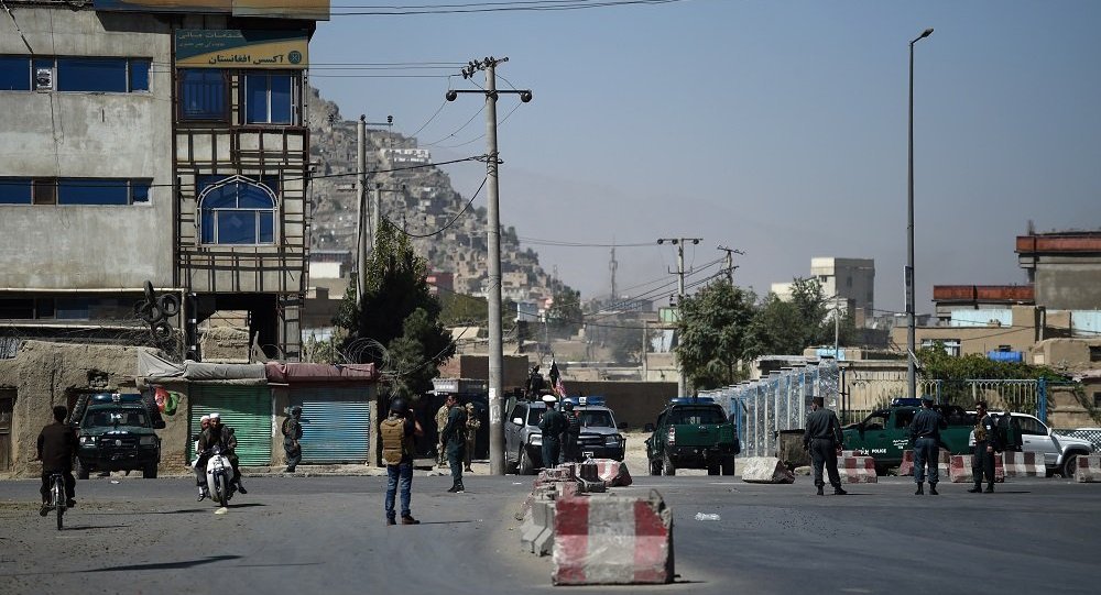 塔利班在喀布尔机场爆炸地点加强安全措施