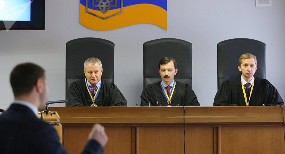 乌克兰政治家喝伏特加扰乱法庭
