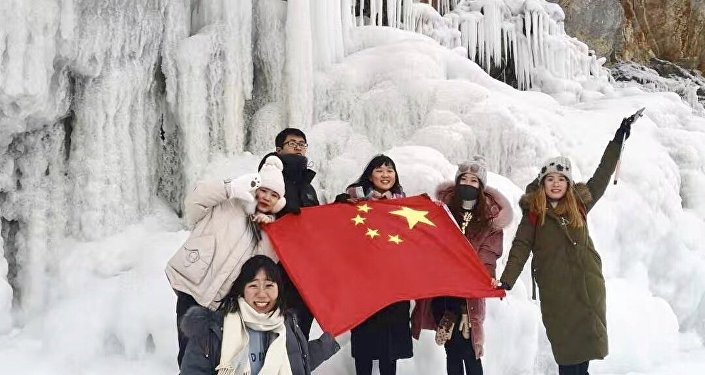 杨洋和朋友们在贝加尔湖留下特别的印记 杨洋和朋友们在贝加尔湖留下特别的印记