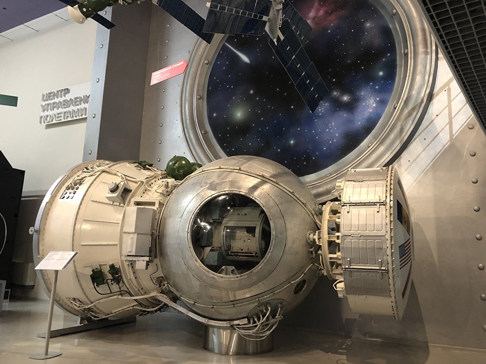 在航天博物馆学习了解俄罗斯航天知识