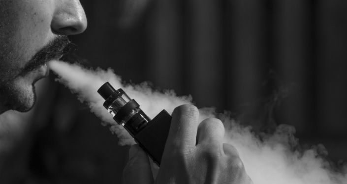 俄肿瘤学家介绍吸电子烟和水烟的后果