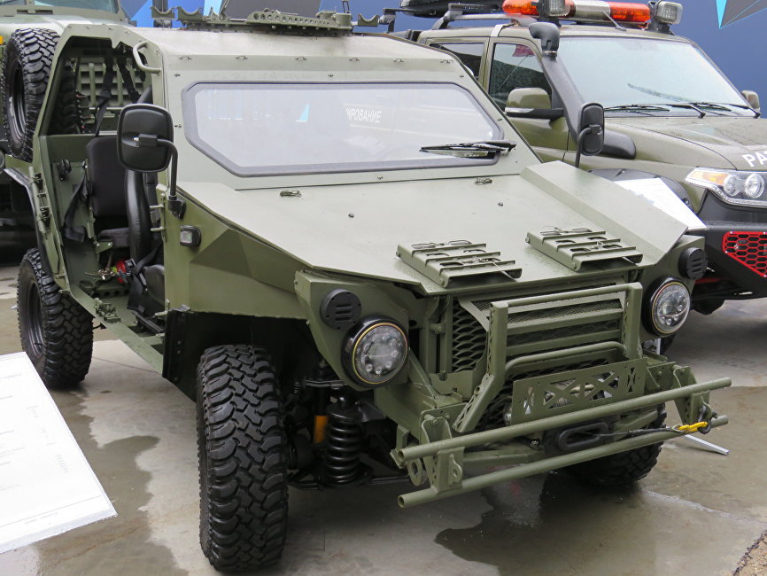 "萨尔玛特"轻型巴吉车亮相"军队-2019"论坛