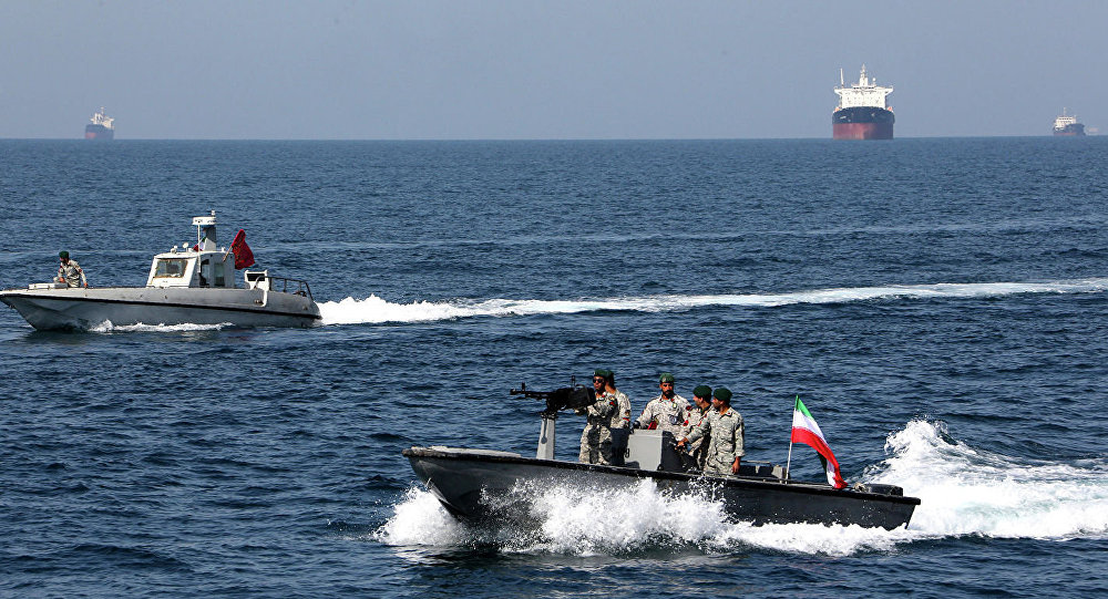美国海军否认其在波斯湾的船只被伊朗船只追逐的消息