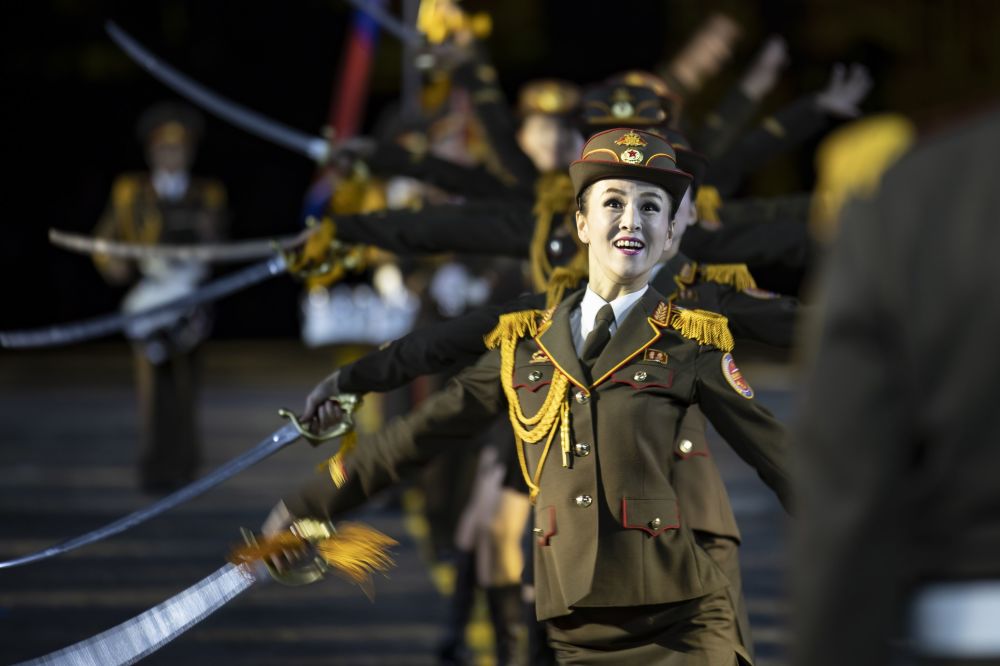 朝鮮人民軍軍樂團女兵亮相俄羅斯