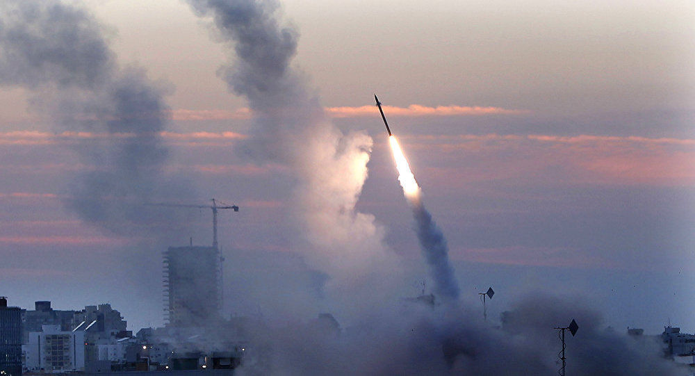 以色列空袭加沙 报复空飘气球袭击