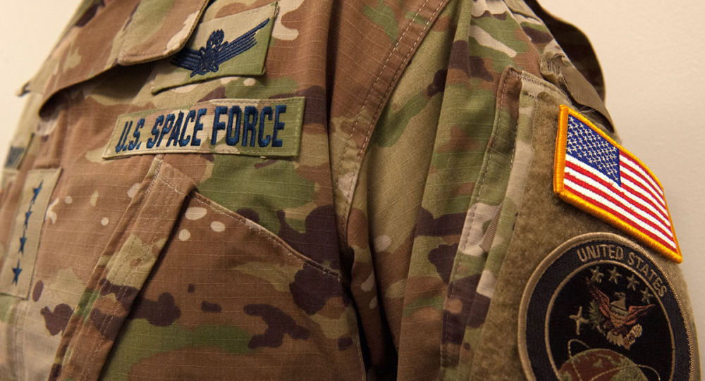 美国太空军新制服因与科幻片中的制服相似被嘲（照片）