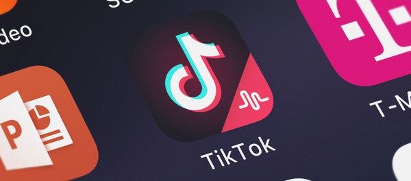 Иконка на экране смартфона социальной сети TikTok, позволяющей создавать короткие музыкальные видео - 俄罗斯卫星通讯社