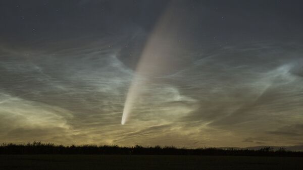  夜光雲中的彗星 - 俄羅斯衛星通訊社