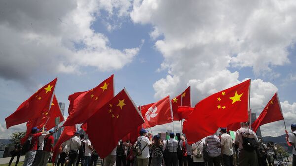 Сторонники Китая на митинге в Гонконге - 俄罗斯卫星通讯社