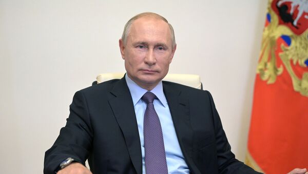 23 июля 2020. Президент РФ Владимир Путин принимает участие в режиме видеоконференции в церемонии запуска в эксплуатацию на Московском нефтеперерабатывающем заводе (АО Газпром-нефть-МНПЗ) нового высокотехнологичного комплекса переработки нефти Евро+. , - 俄罗斯卫星通讯社