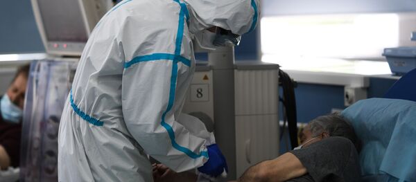 Врач и пациент в кабинете гемодиализа городской клинической больницы No 15 имени О. М. Филатова в Москве - 俄羅斯衛星通訊社