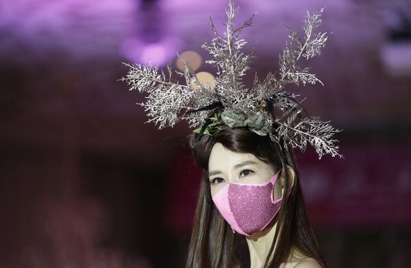 首尔首届口罩时装秀 - 俄罗斯卫星通讯社