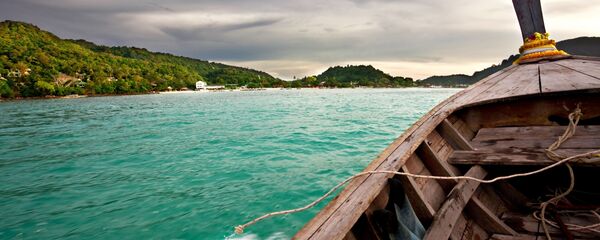 Рыбацкая лодка в море - 俄罗斯卫星通讯社