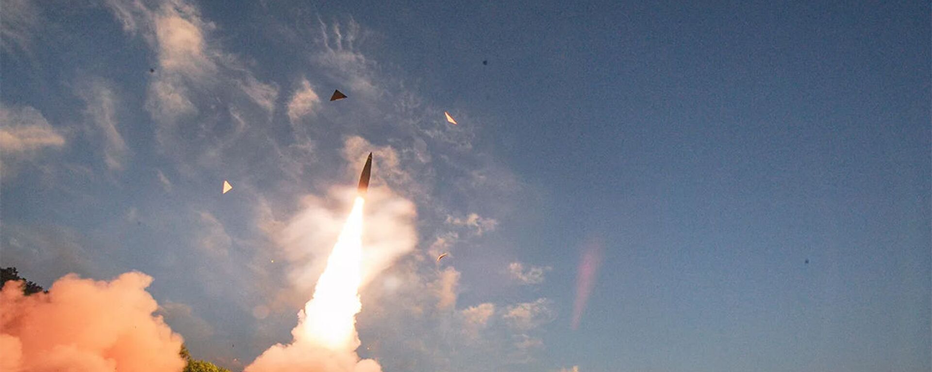 Запуск ракеты Hyunmoo на военых учениях в Южной Корее. 4 сентября 2017 - 俄羅斯衛星通訊社, 1920, 22.05.2021