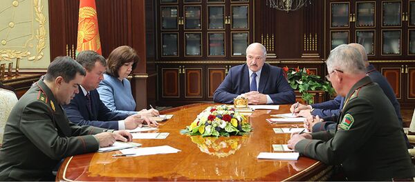 Президент Белоруссии Александр Лукашенко на срочном совещании с членами республиканского Совбеза - 俄罗斯卫星通讯社