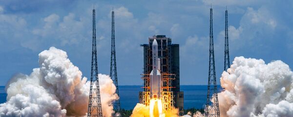 Китайская тяжелая ракета-носитель Чанчжэн-5 с первым зондом Китая для изучения Марса Тяньвэнь-1 стартует с космодрома Вэньчан, Китай - 俄罗斯卫星通讯社