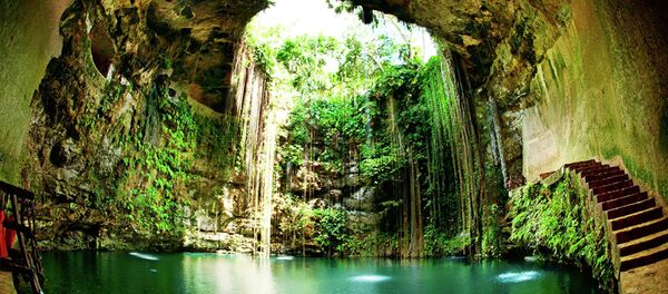 Сеноте Ик-киль в муниципалитете Тинум, Мексика - 俄羅斯衛星通訊社