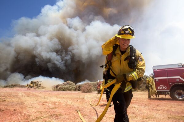 撲滅加利福尼亞州自然火災
 - 俄羅斯衛星通訊社