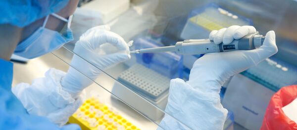 Ученый во время исследования вакцины в лаборатории BIOCAD, Санкт-Петербург  - 俄罗斯卫星通讯社