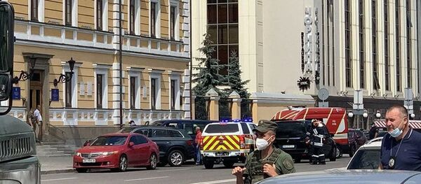 Сотрудники правоохранительных органов Украины возле бизнес-центре Леонардо в Киеве Сотрудники правоохранительных органов Украины возле бизнес-центре Леонардо в Киеве - 俄罗斯卫星通讯社