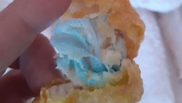 Наггетсы, в которых попалась медицинская маска - 俄羅斯衛星通訊社