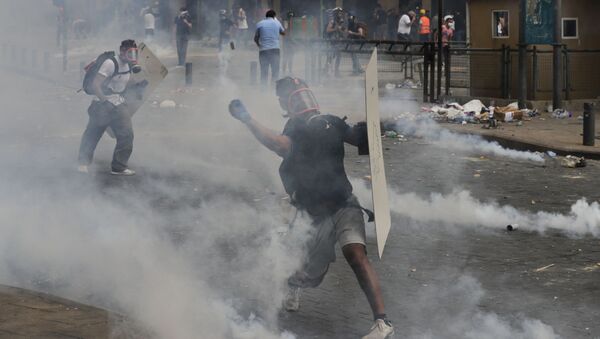 Массовые столкновения демонстрантов и полиции в Бейруте, Ливан - 俄罗斯卫星通讯社